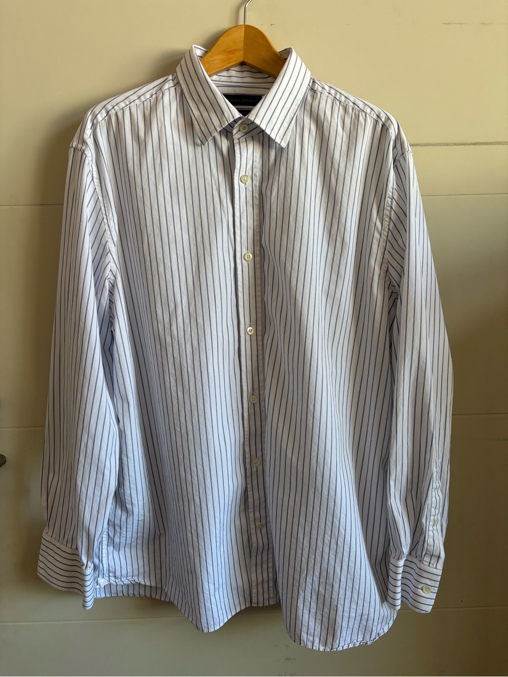 Banana Republic Slim Fit White Dress Shirt White with Blue Pinstripes Button-Up